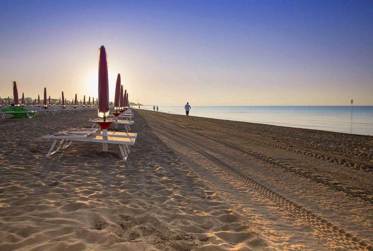 Hotel Adriatico Bibione Ngoại thất bức ảnh